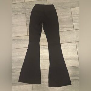 Buffbunny aggressive flared yoga pants.